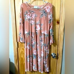 Everly size M dusty coral colored bell-sleeve midi dress
